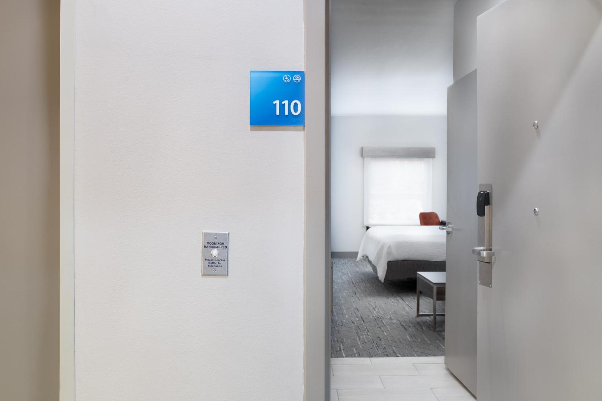 Holiday Inn Express Atlanta West - Theme Park Area By Ihg Lithia Springs Exterior photo